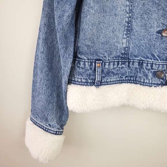 Celebrity Pink Size M Sherpa Button Up Denim Jean Jacket With Pockets - Picture 9 of 13
